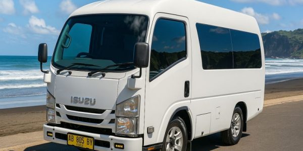 Sewa Minibus Isuzu ELF Short di Kota Yogyakarta