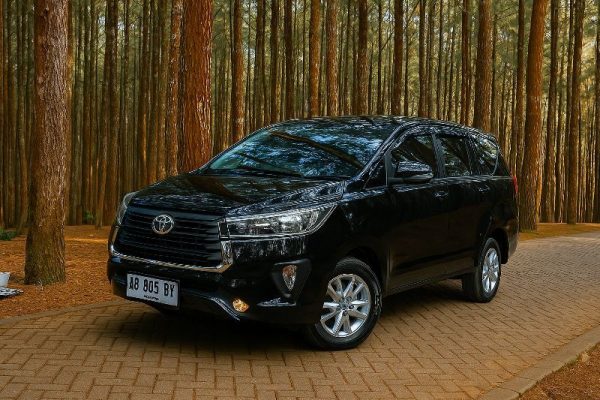 Sewa Mobil Innova Reborn Yogyakarta