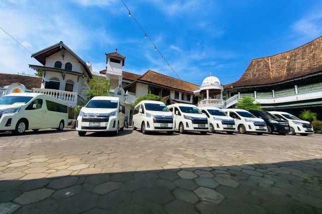 sewa hiace premio di yogyakarta